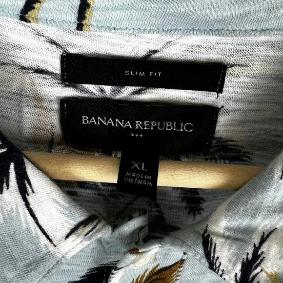 Banana Republic • Blue Palm Tree Cotton Button Down Short Sleeve - Picture 3 of 6
